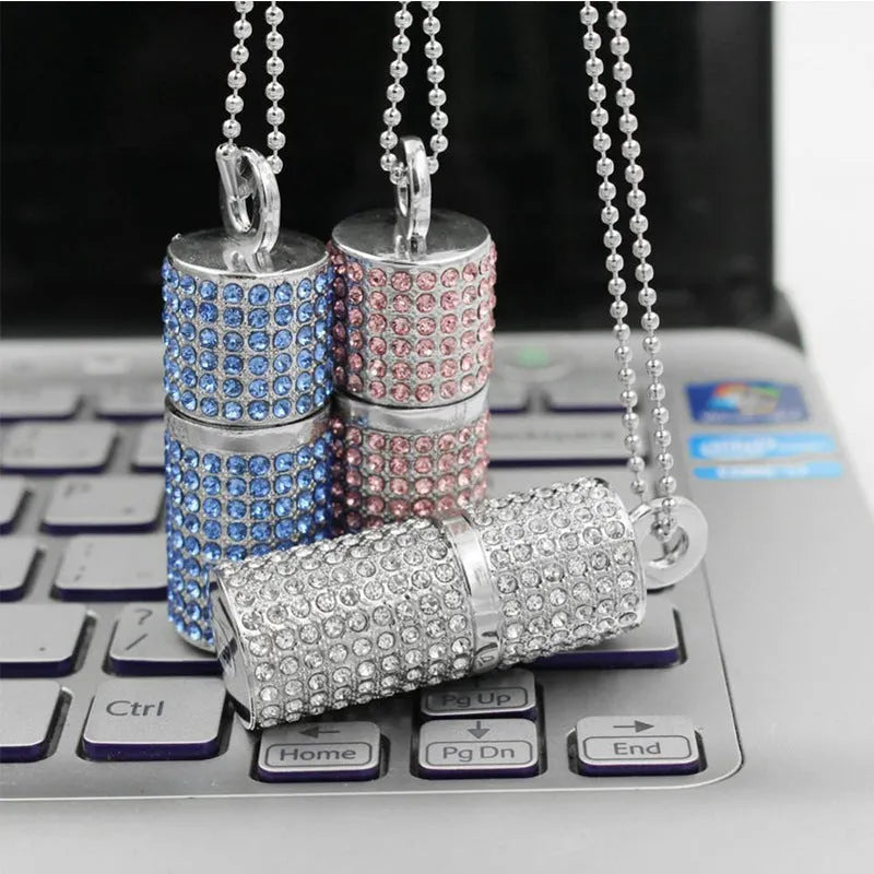 8GB metal cylinder lipstick USB flash drive in red with USB 2.0 interface