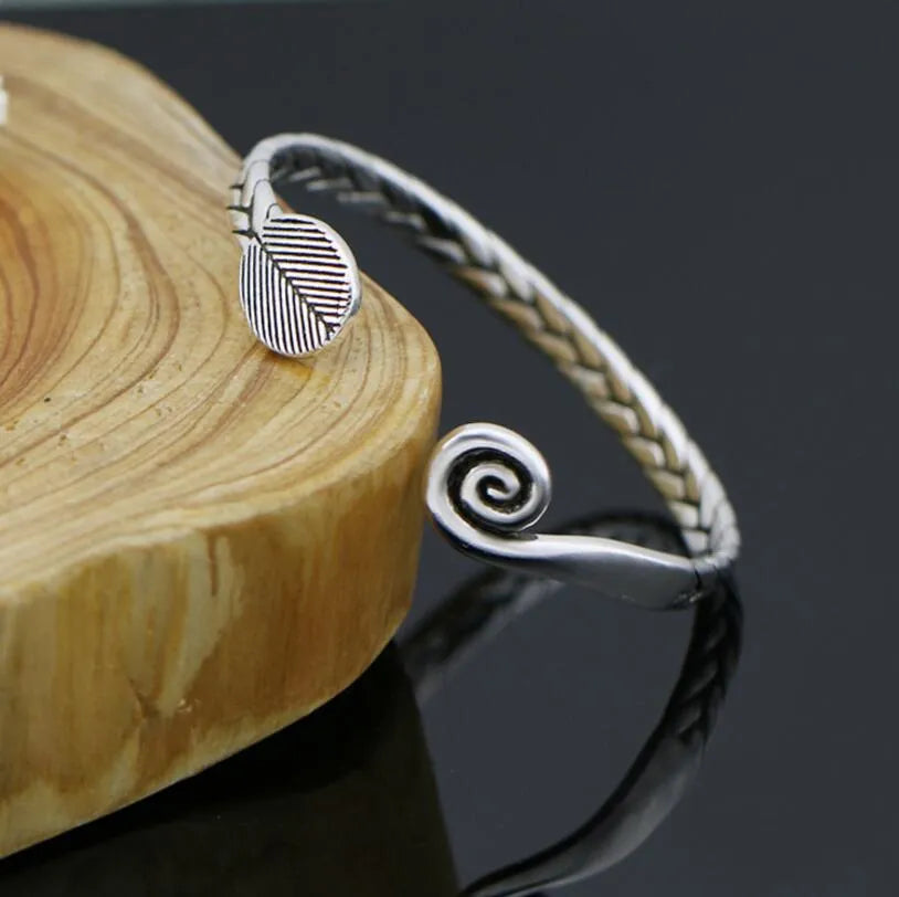 Women's Chinese style retro bracelet with fish charm and adjustable opening clasp