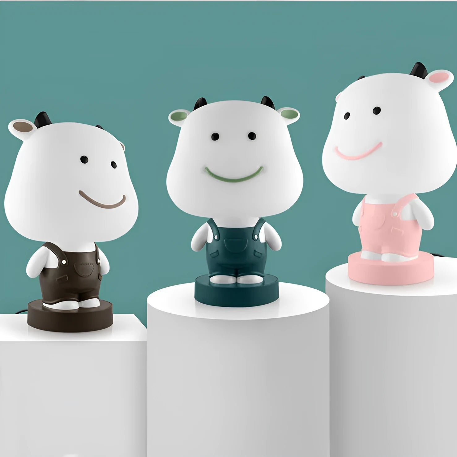 Cartoon animal table lamp in bear, cattle, rabbit or tiger designs with LED light and plastic shade