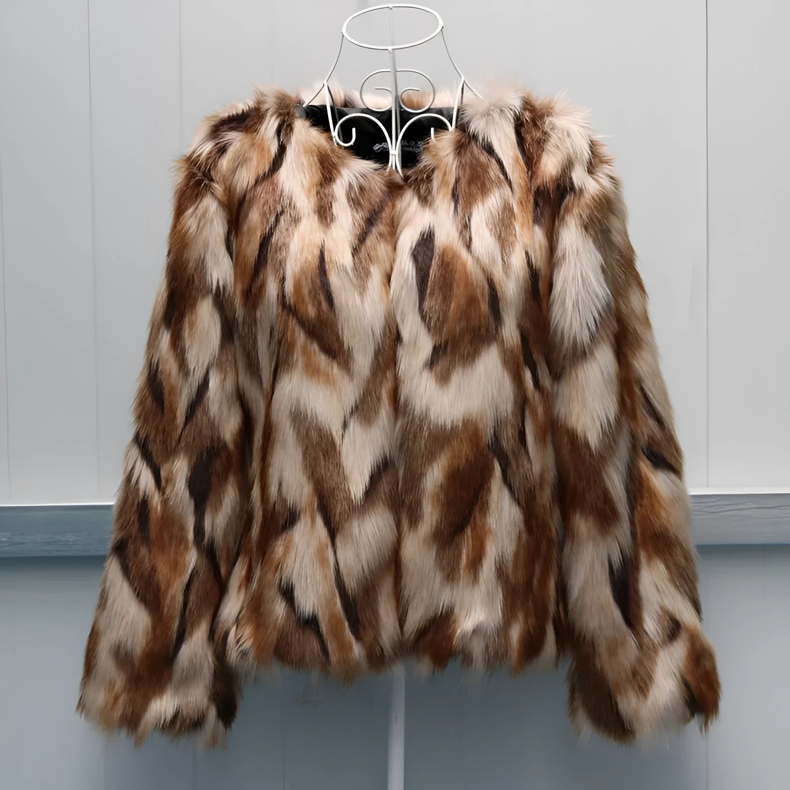 Women's slim-fitting Korean-style faux fur coat in artificial fox fur fabric.