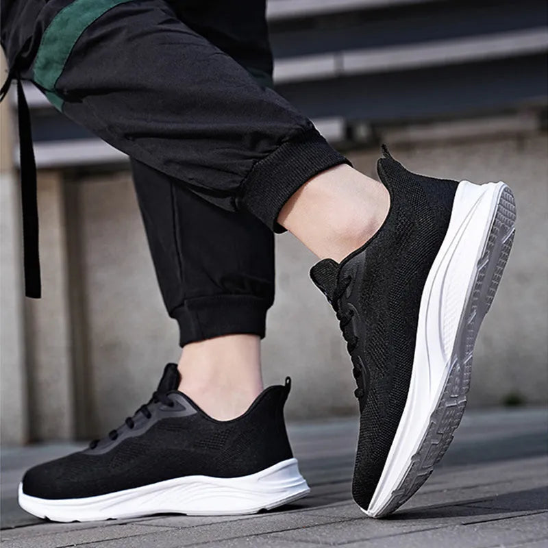 Men's lace-up running shoes with mesh upper, low-top platform sole, solid colour design, spring casual wear