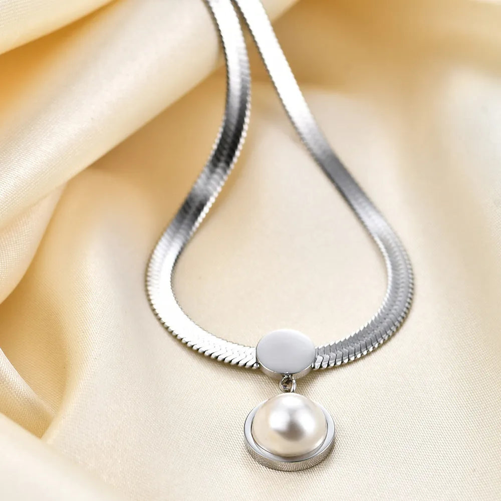 8mm titanium steel flat snake blade necklace in gold colour on a white background