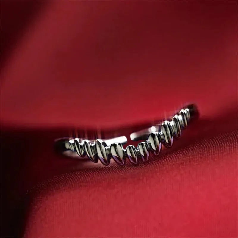 Silver creative vampire split open ring with adjustable opening, women's retro zinc alloy design