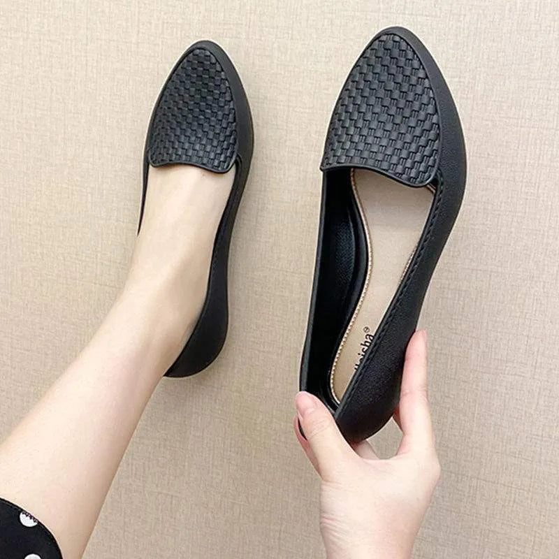Women's Baotou anti-slip flat sandals with PVC upper in black, slip-on style for summer commute