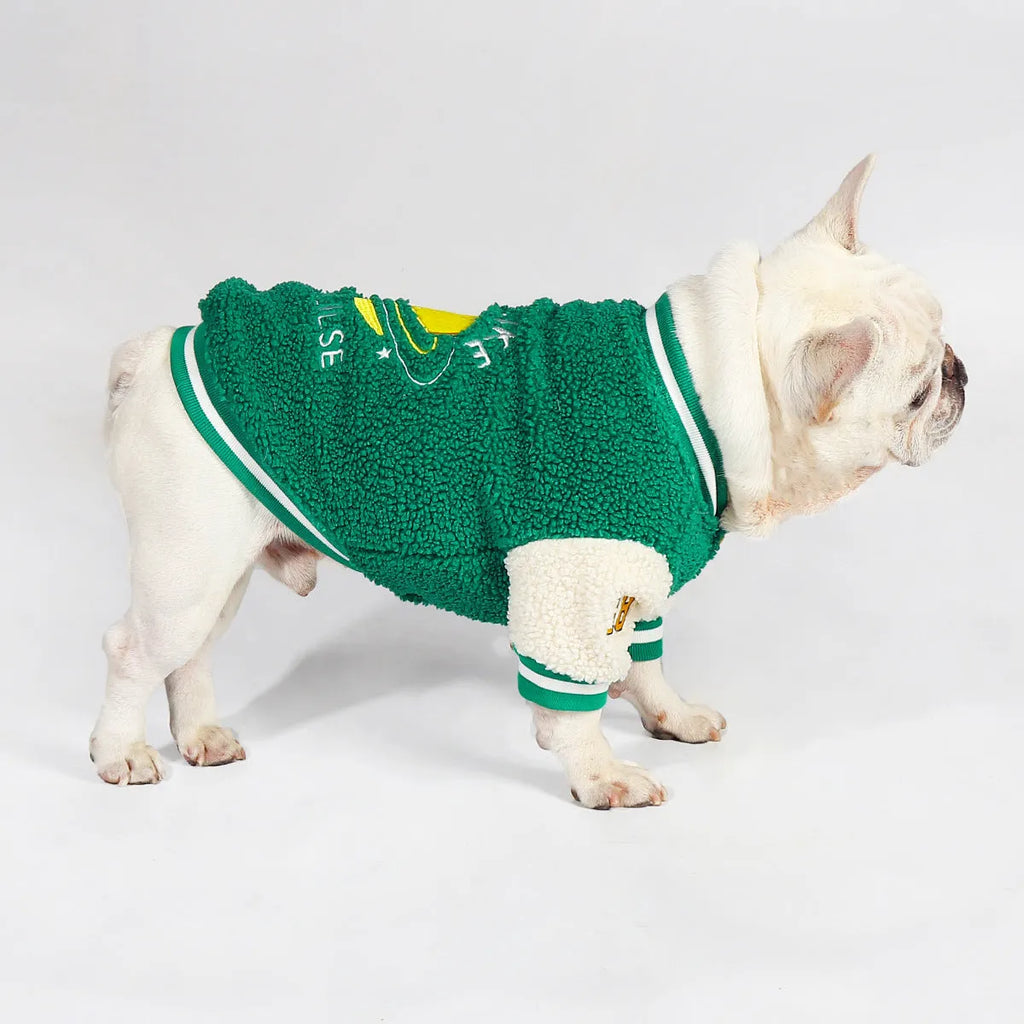 Green fleece-lined cotton winter coat for a dog on a size chart showing L, XL, XXL, 3XL, and 4XL.