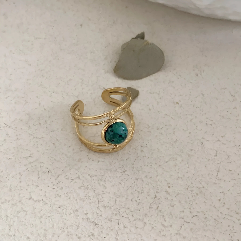 JZ0379 green geometric open ring with natural stone element on alloy band