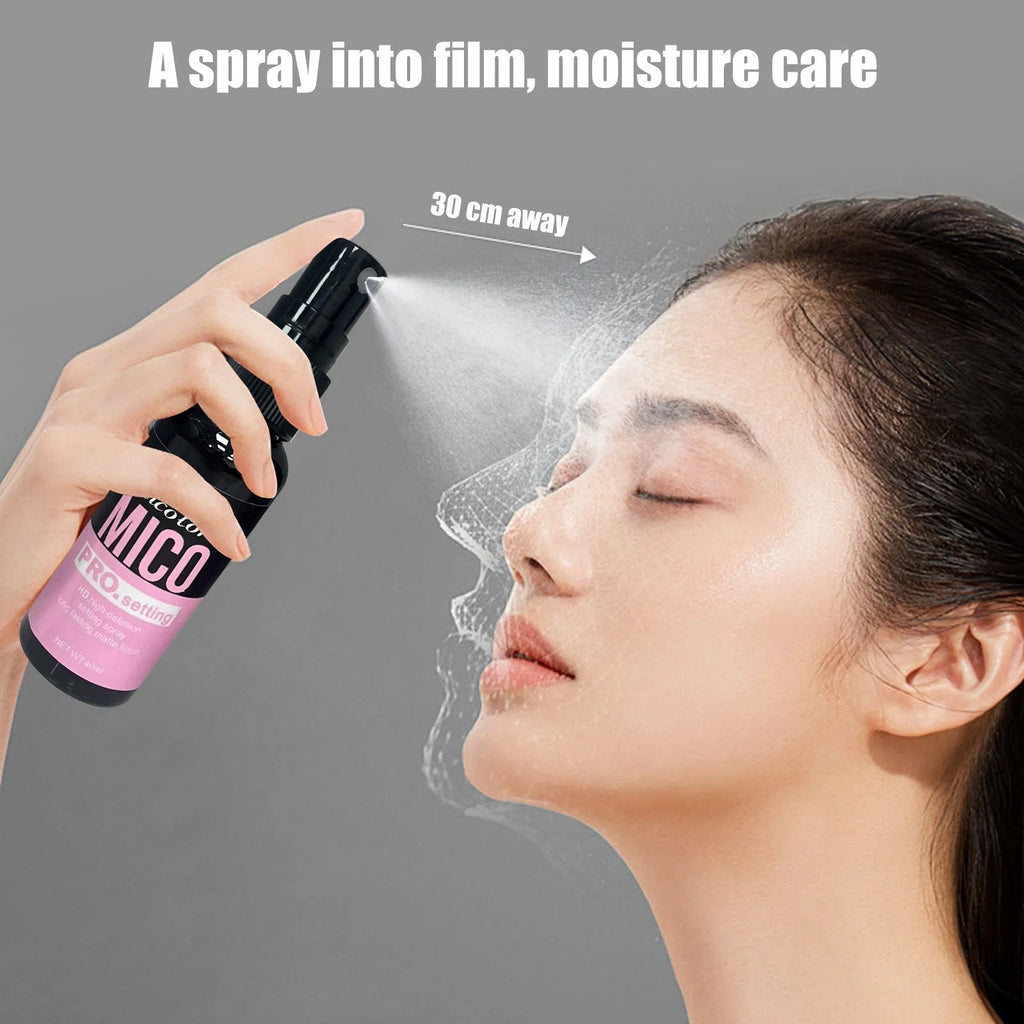 Make-up primer and final sealer spray duo with 45ml and 40ml monochrome bottles