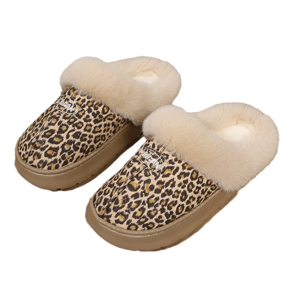 Couple's indoor half-covered heel slippers in suede with artificial wool lining, flat heel, and sewing thread detailing