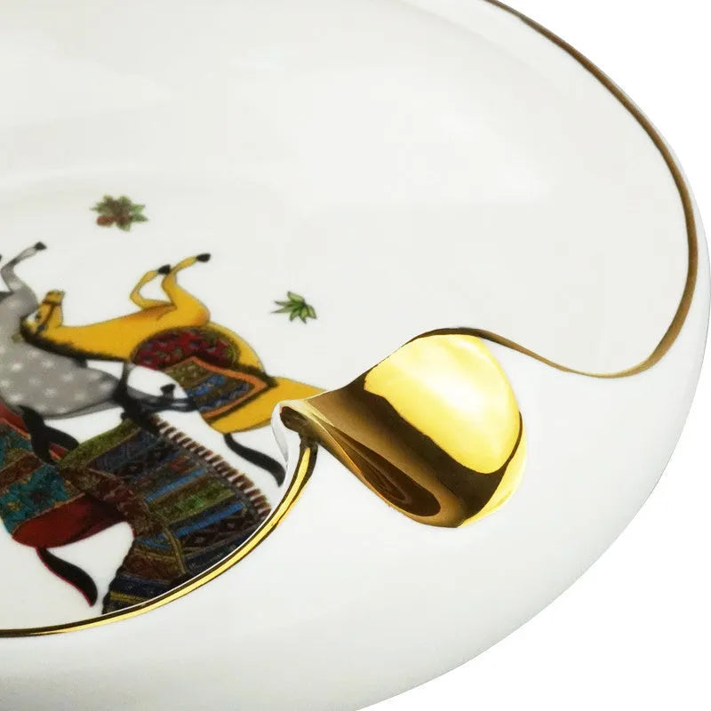 Bone ceramic cigar ashtray with manual gold drawing, 175mm square, horse colour finish