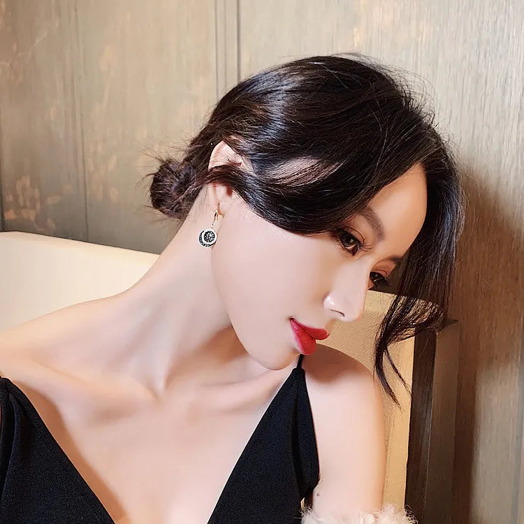 Retro Hong Kong style geometric alloy earrings with 3.6cm drop length