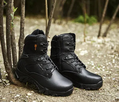 Delta high and low army boots in full-grain cowhide with rubber sole, available in black, green, sand, sizes 35 to 46