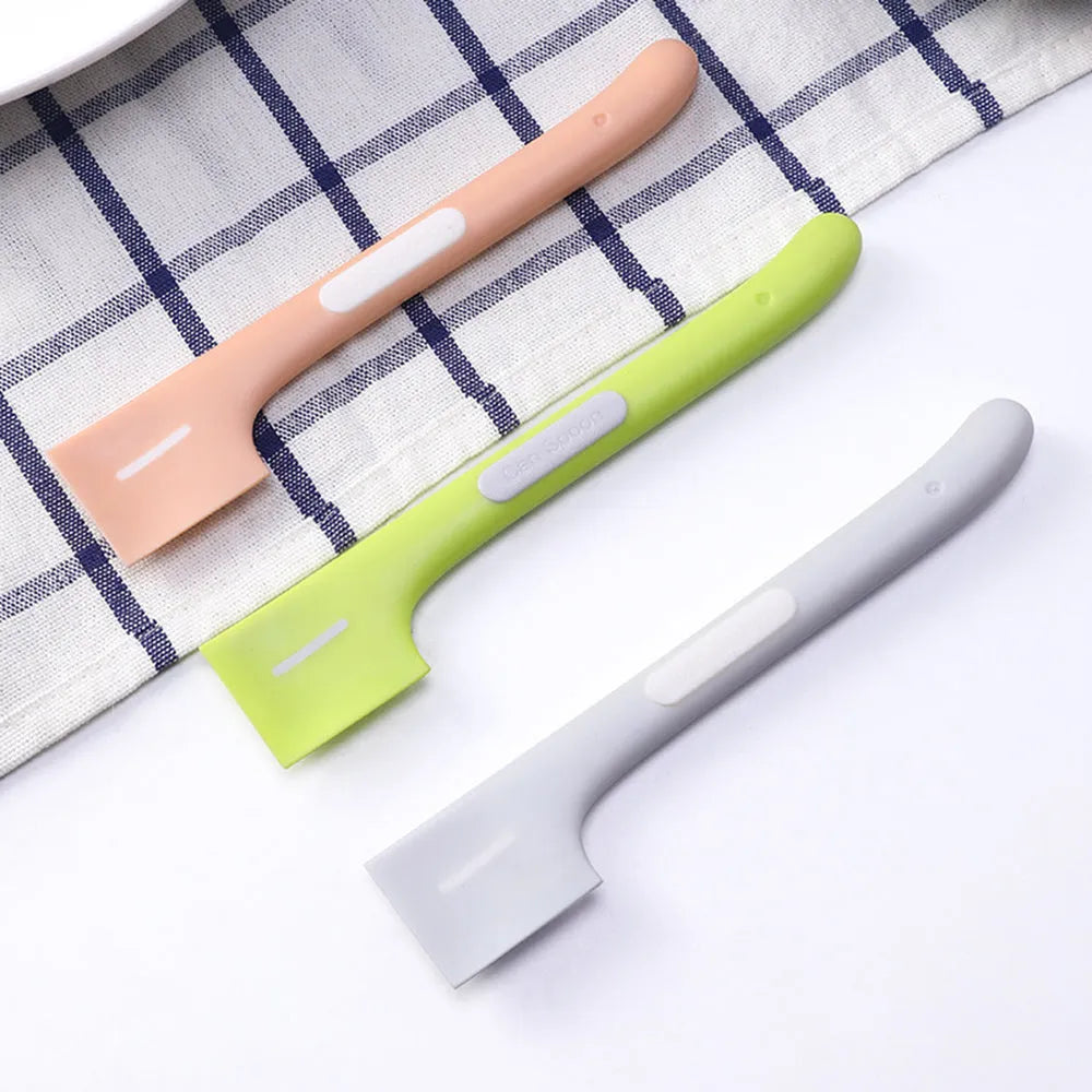 Pet feeding spoon with long handle and right-angle scraper for cat dog wet food cans