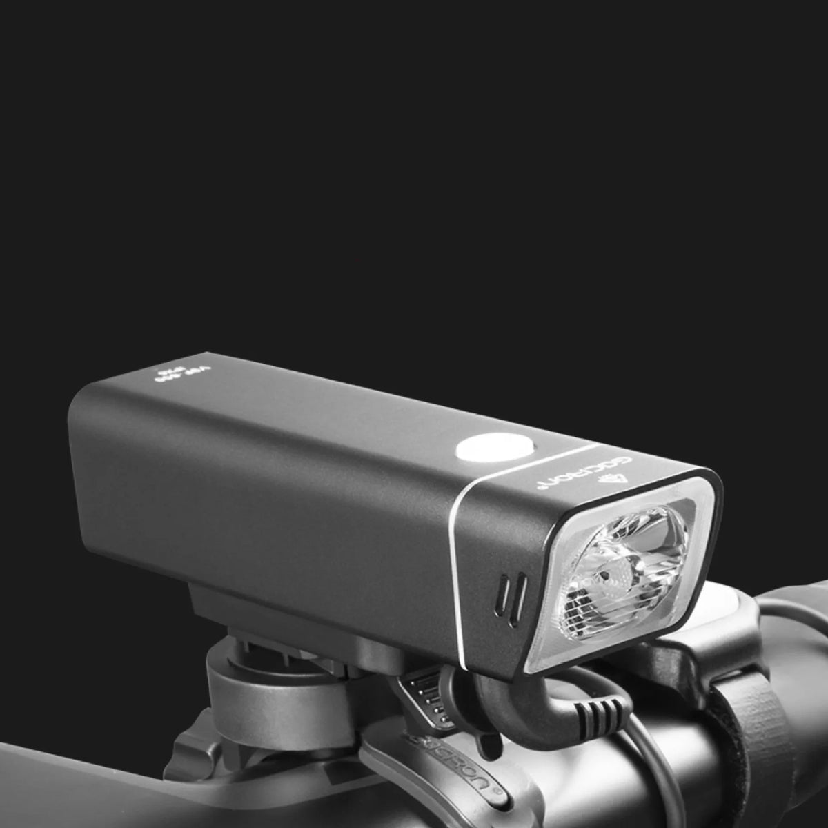 CREE XPG3 600 lumen aluminium bicycle headlight with black finish mounted on handlebars, IPX6 waterproof for night riding