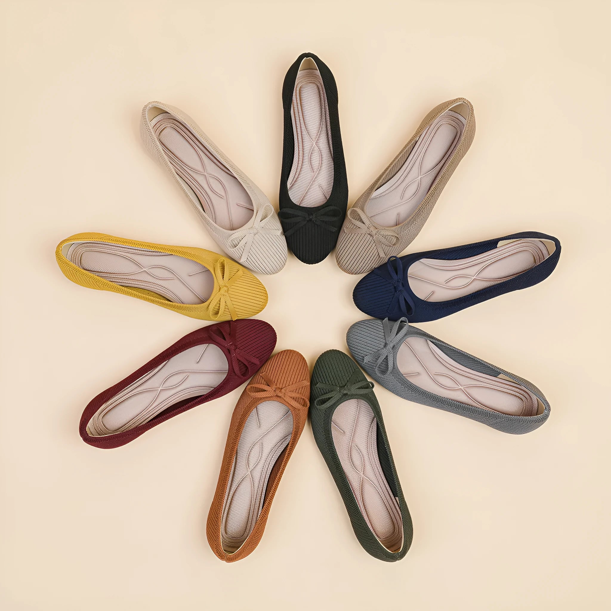 Women's casual flat pumps with bow decoration and fabric upper in slip-on design