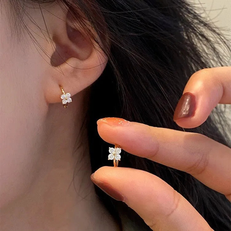 925 silver four-leaf clover zircon buckle earrings for women, gold colour, petal design