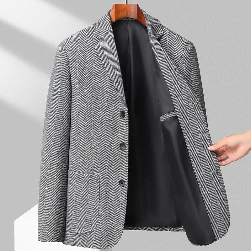 Men's solid colour loose fit coat in polyester fabric for spring and autumn casual wear
