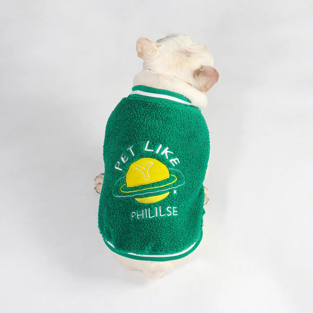 Green fleece-lined cotton winter coat for a dog on a size chart showing L, XL, XXL, 3XL, and 4XL.