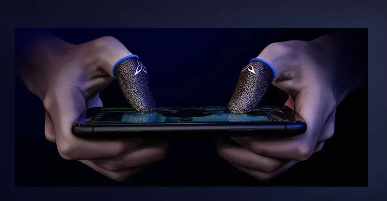 Green thumb sleeve for gaming with silver fibre construction and a reflective 3M logo.