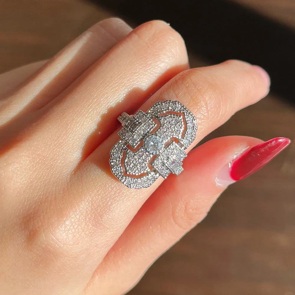 Geometric copper ring with full rhinestone zircon stones in F1438 white gold colour, unisex style, available in sizes no.6 to no.10