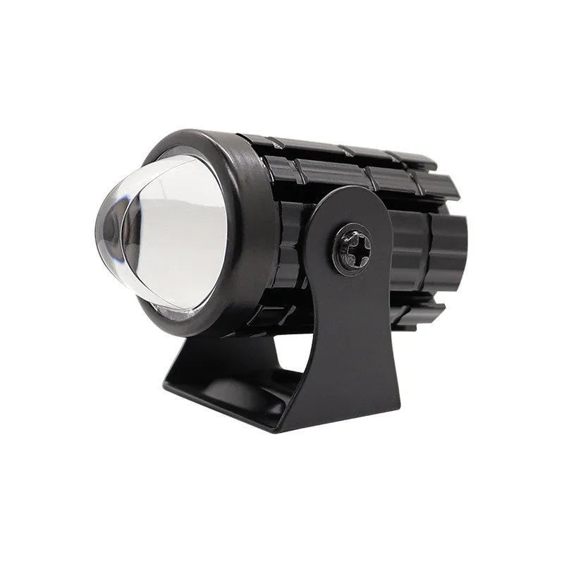 Aluminium and PC dual-lens motorcycle spotlight with white or yellow light, dimensions 6cm x 6cm x 7cm.