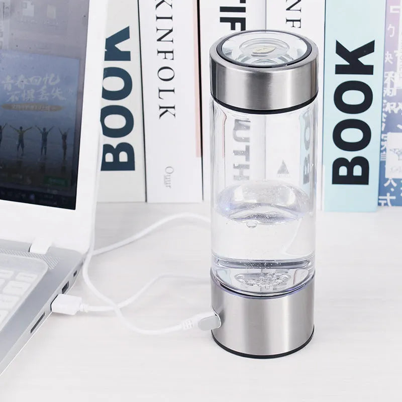 Electric hydrogen water generator bottle in borosilicate glass with portable rechargeable design