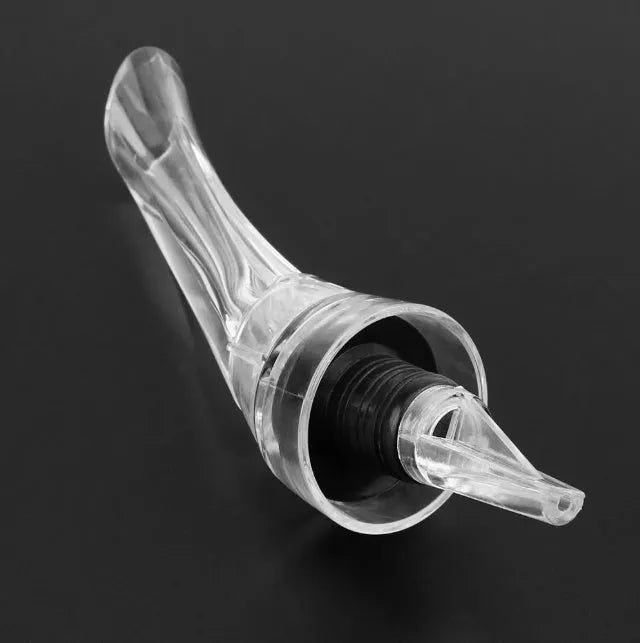 Acrylic wine aerator with stainless steel filter, measuring 16cm long.