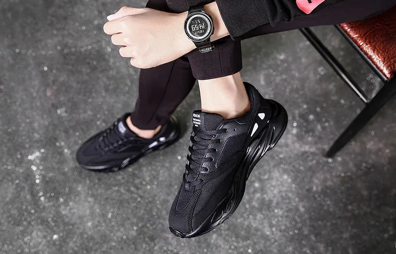 PELIAM low-top trainers in black or grey, sizes 39-44, foot length 245-270mm