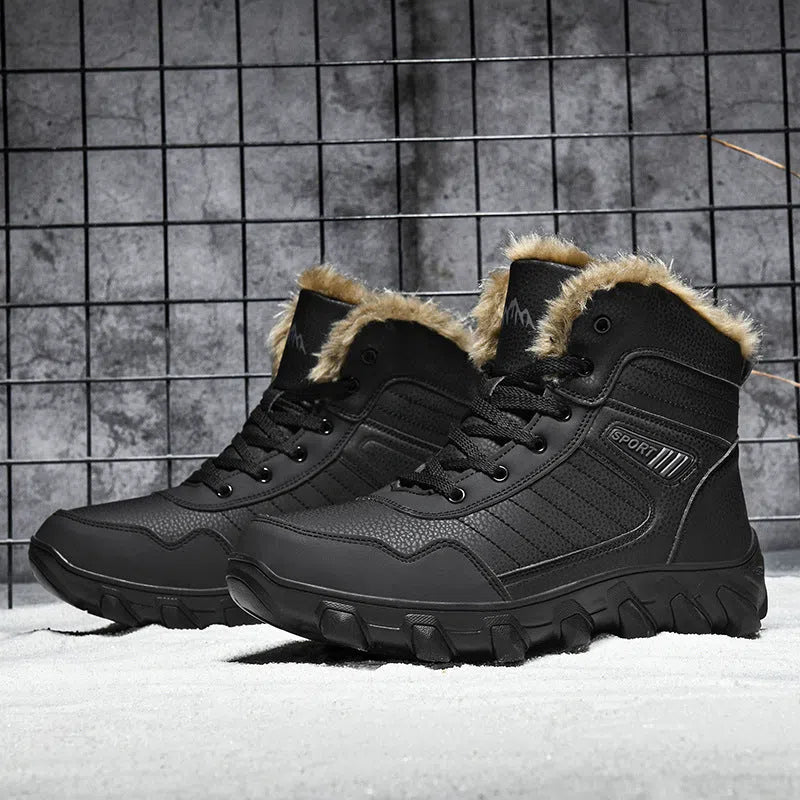 Men's fleece-lined snow boots in black with artificial PU upper and flat heel