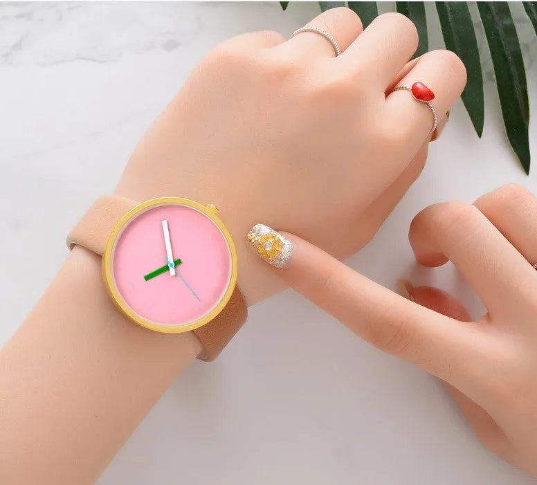 Women's grey contrast PU strap quartz watch with 40mm alloy case, pin buckle, and ordinary glass mirror