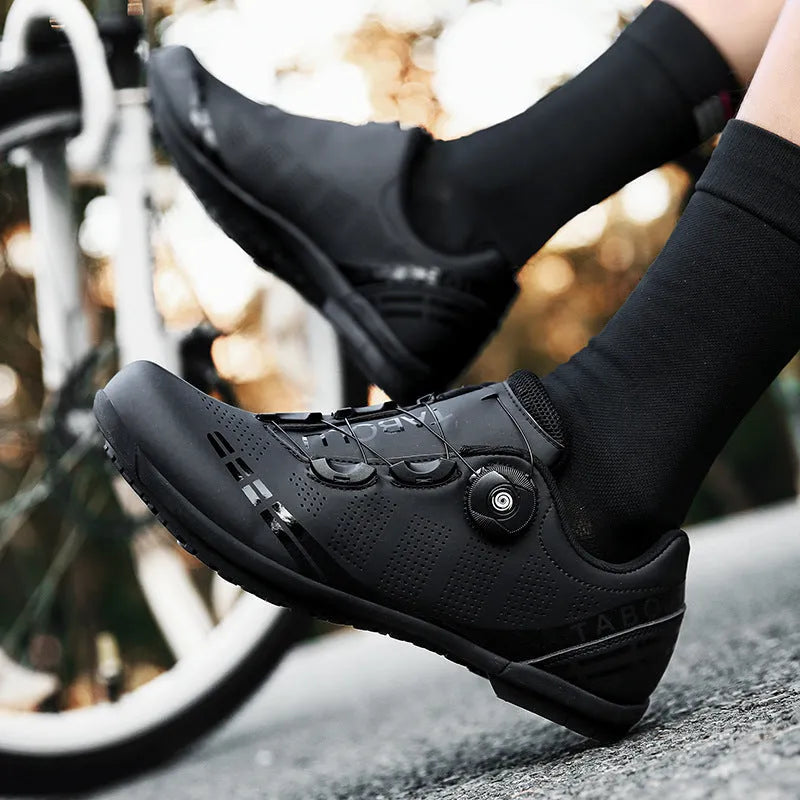 Breathable cycling shoes for men and women, PU upper, nylon outsole, elastic band closure, black colour