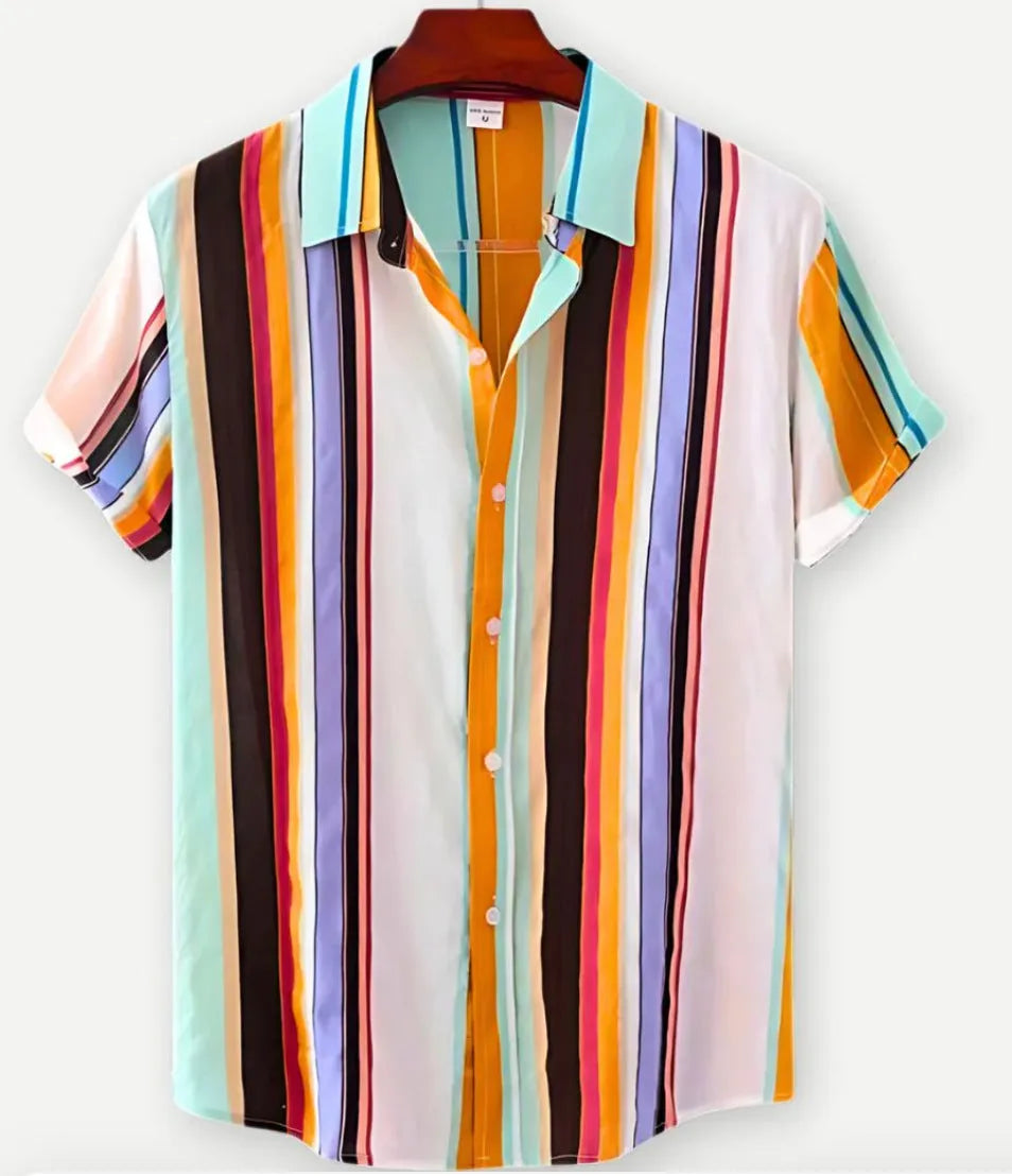 Hawaiian style short sleeve shirt with lapel collar and floral digital print, made from elastic polyester fabric.
