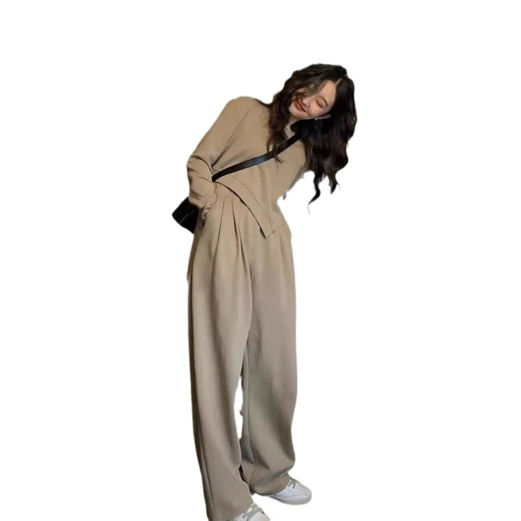 Women's khaki loose-fit polyester casual sports suit set with long sleeves and trousers.