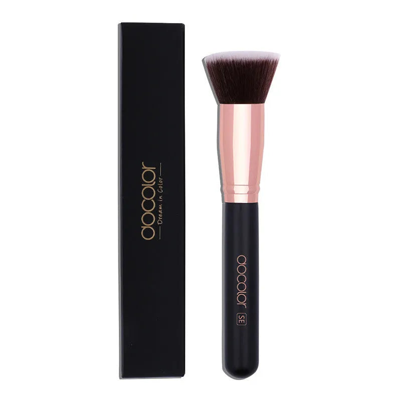 Set of four loose powder brushes in sizes A B C D with long handles