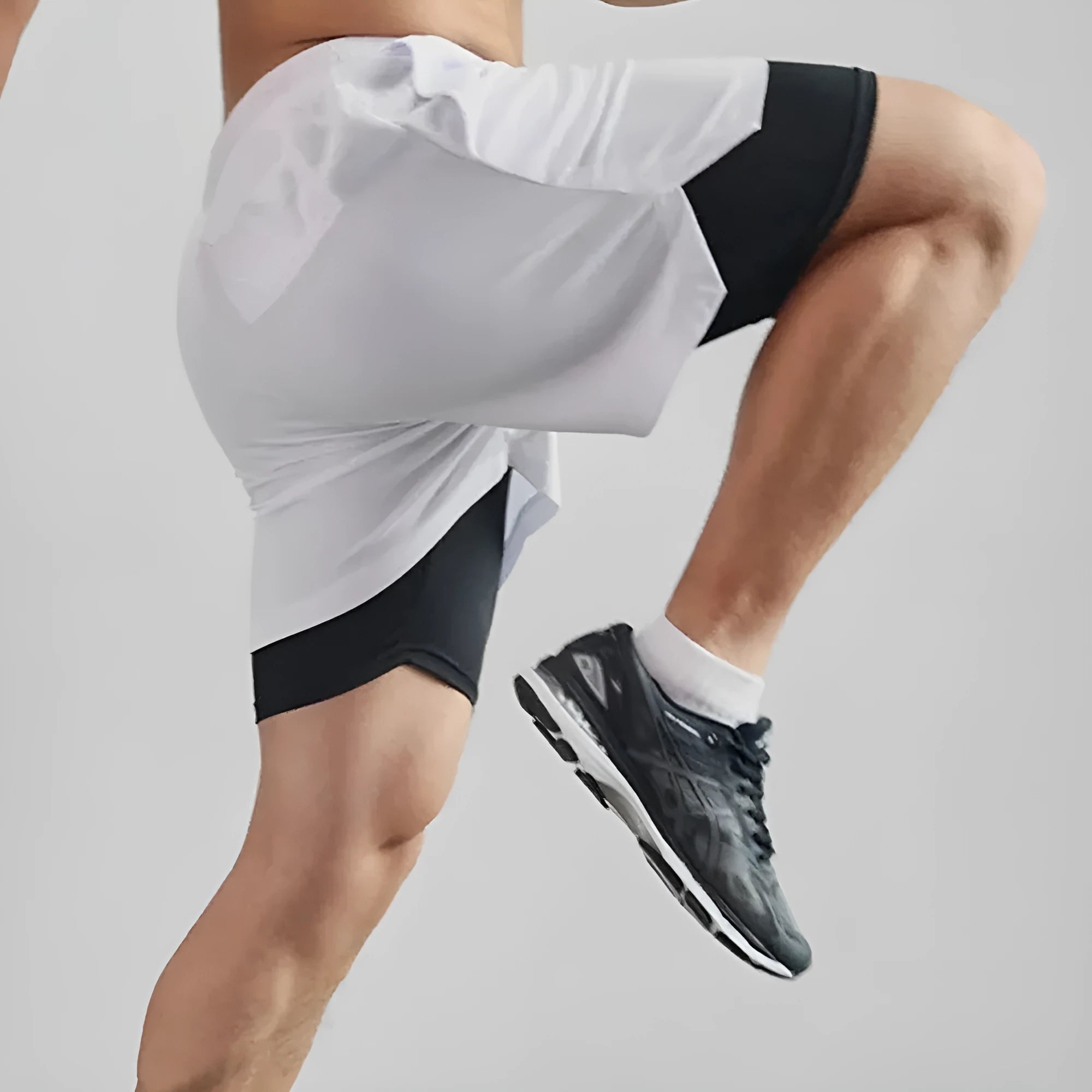 Men's camouflage pattern quick-dry sports shorts in a double-layer fabric.