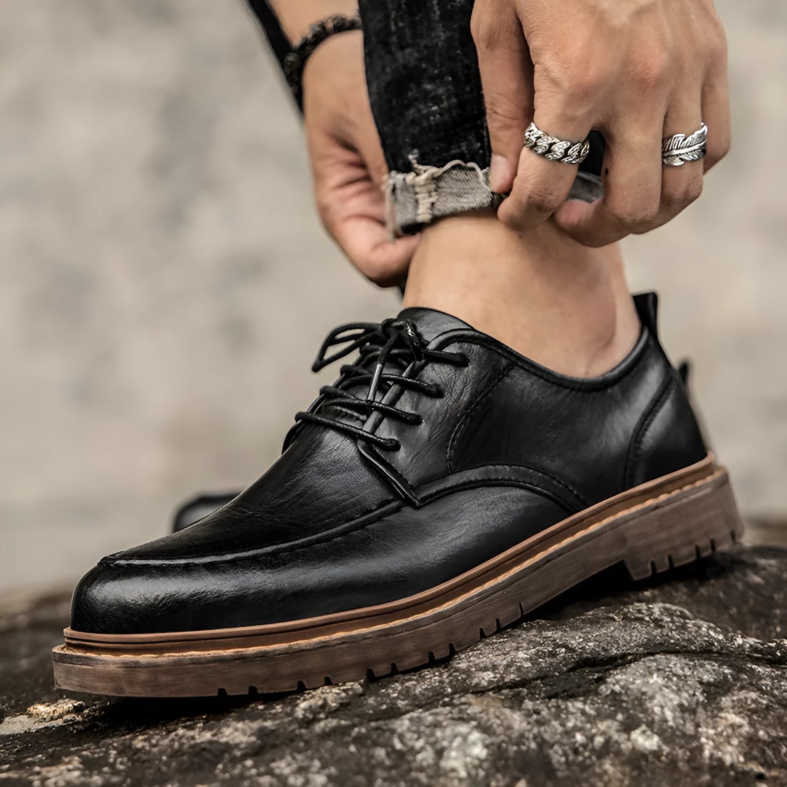 Men's black and brown casual leather shoes with two-layer cowhide uppers and rubber soles