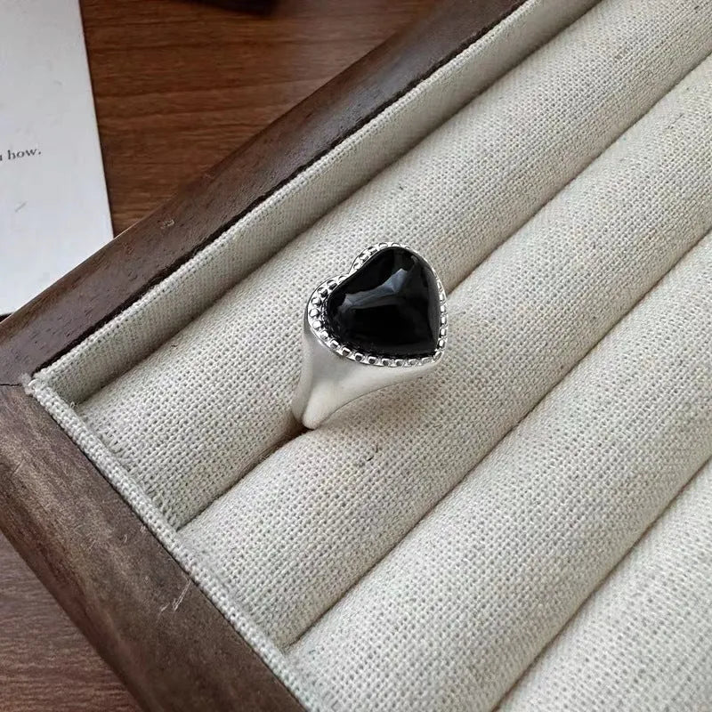 S925 sterling silver ring with heart-shaped black agate and adjustable opening
