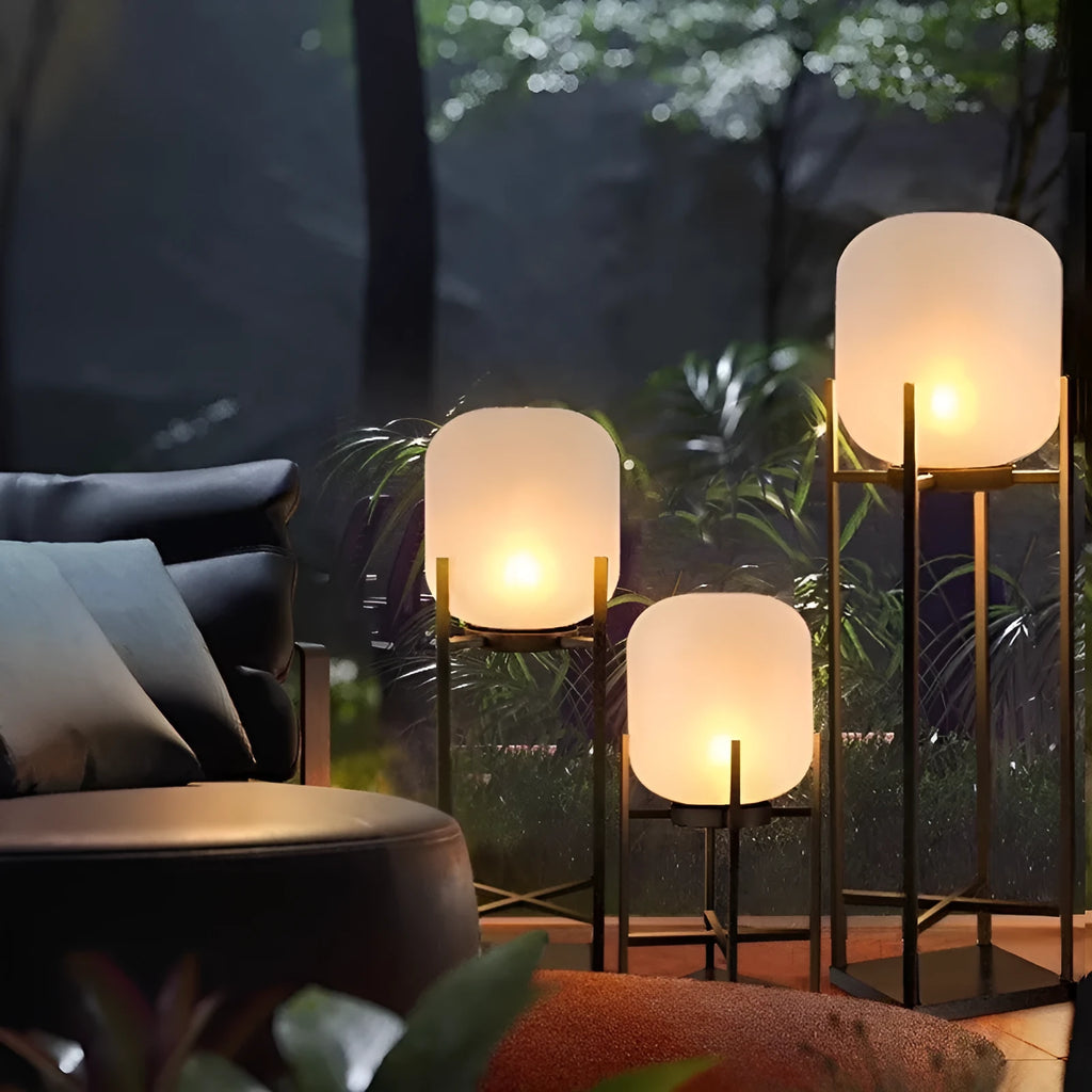 Simple solar outdoor courtyard landscape lamp in stainless steel, 48cm height, IP55 rated, with solar panel on top