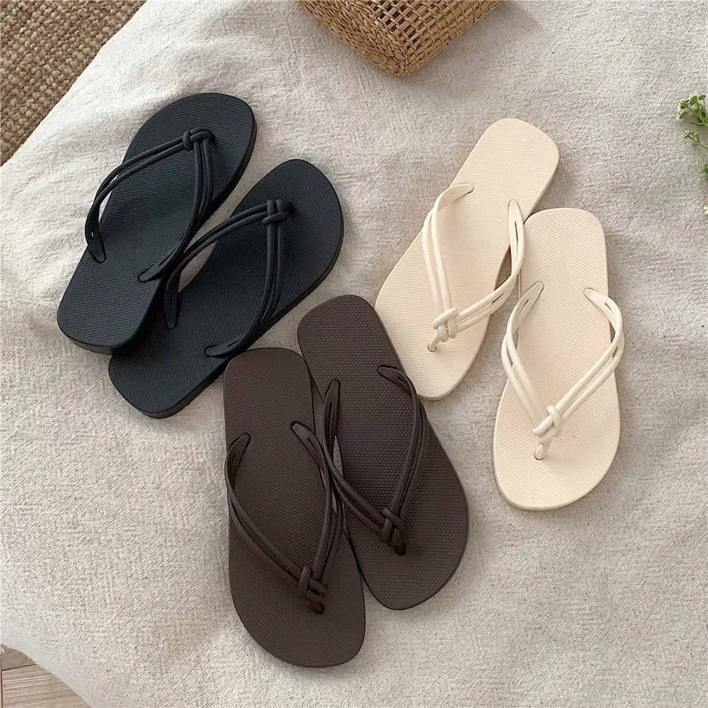 Men's PVC flip flops in five colours with injection moulded soles and toe-covering design