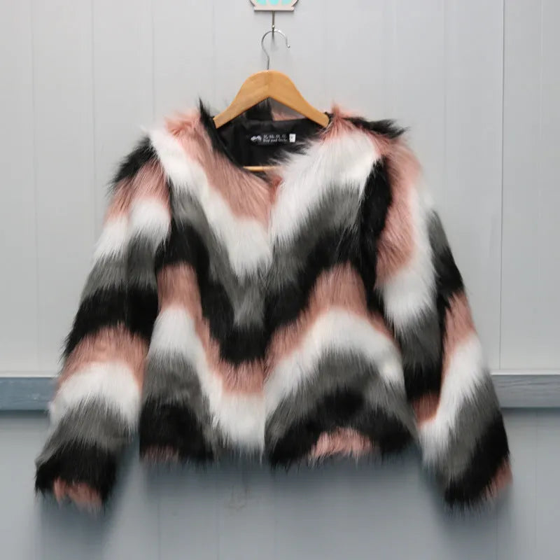 Korean style O-neck short coat in artificial fur fabric with normal length and regular sleeves