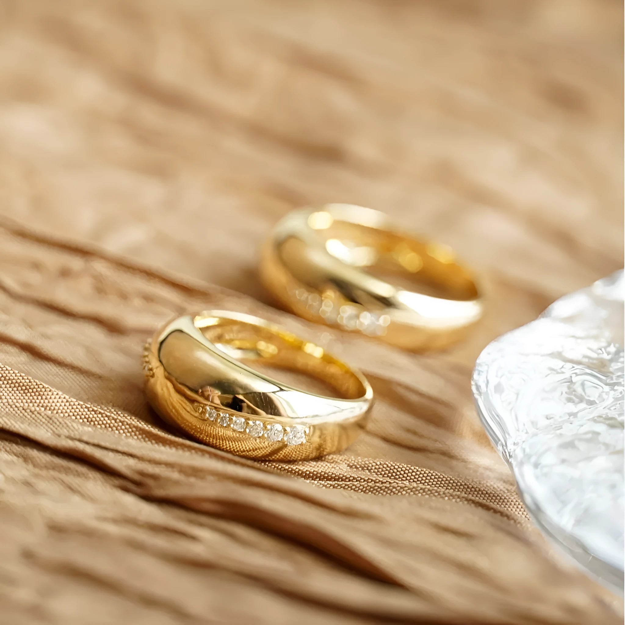 S925 sterling silver geometric ring for women in yellow gold colour with diamond treatment, US sizes 6 to 10