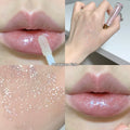 Moisturising lip lacquer with water-light mirror finish in five colour shades on display