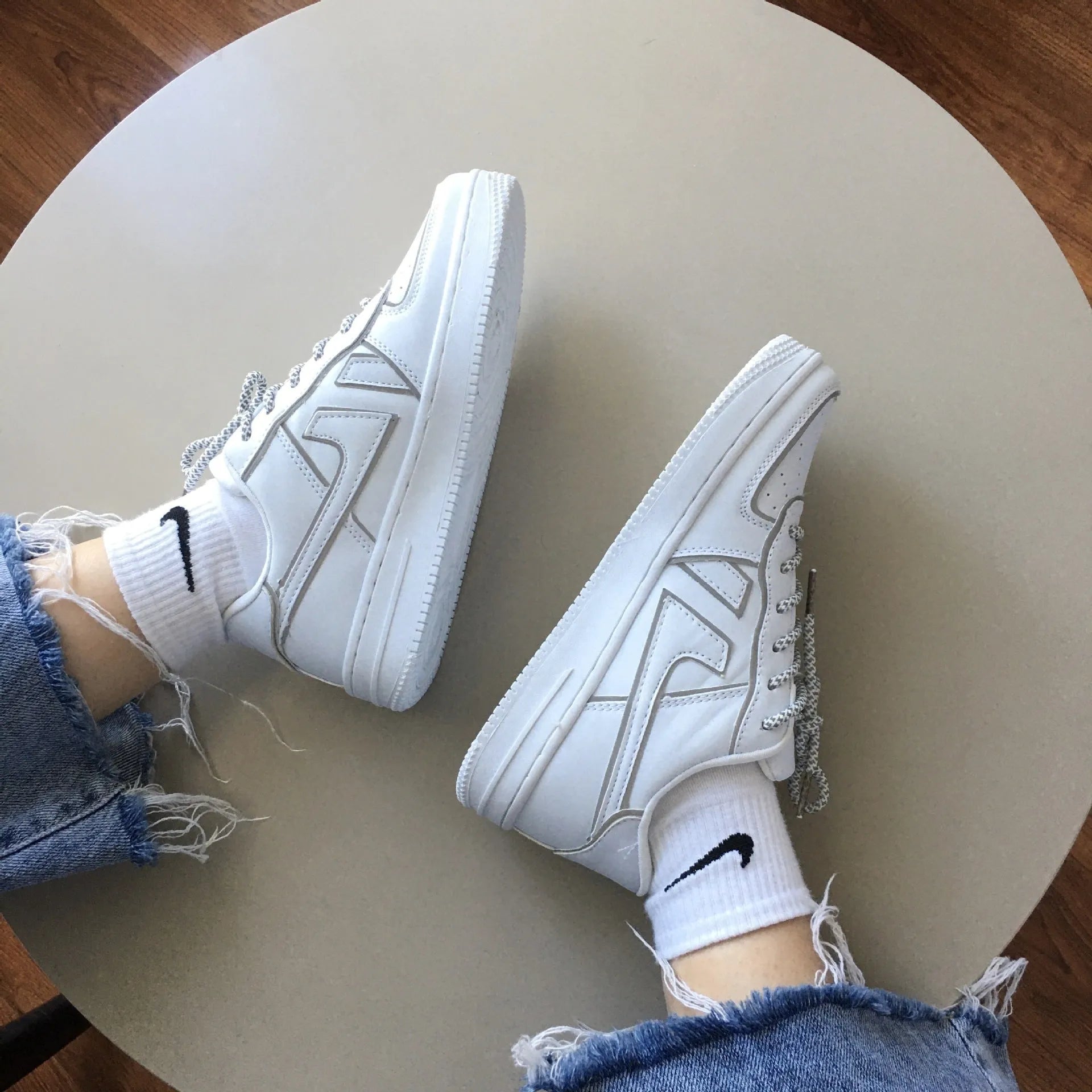 Reflective white sneakers for men women low top lace-up board shoes synthetic leather TPR sole white colour
