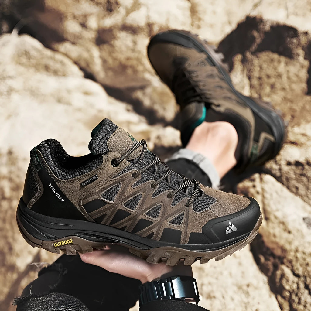 Men's synthetic leather climbing shoes in khaki colour with low heel design for outdoor climbing