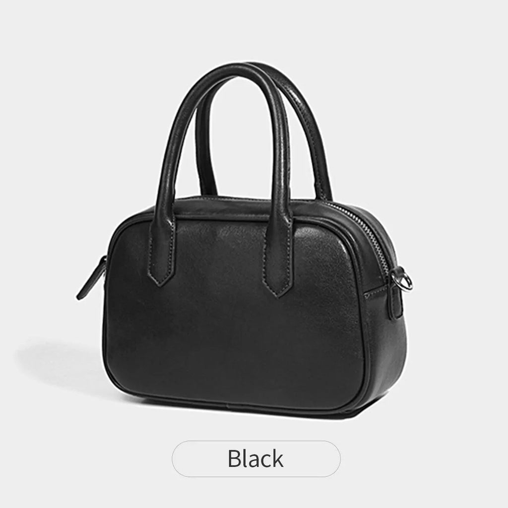 Retro square shoulder messenger bag in medium-soft PU leather with adjustable single strap