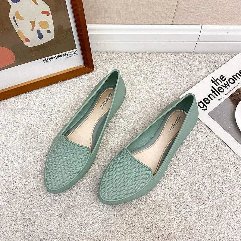 Women's Baotou anti-slip flat sandals with PVC upper in black, slip-on style for summer commute