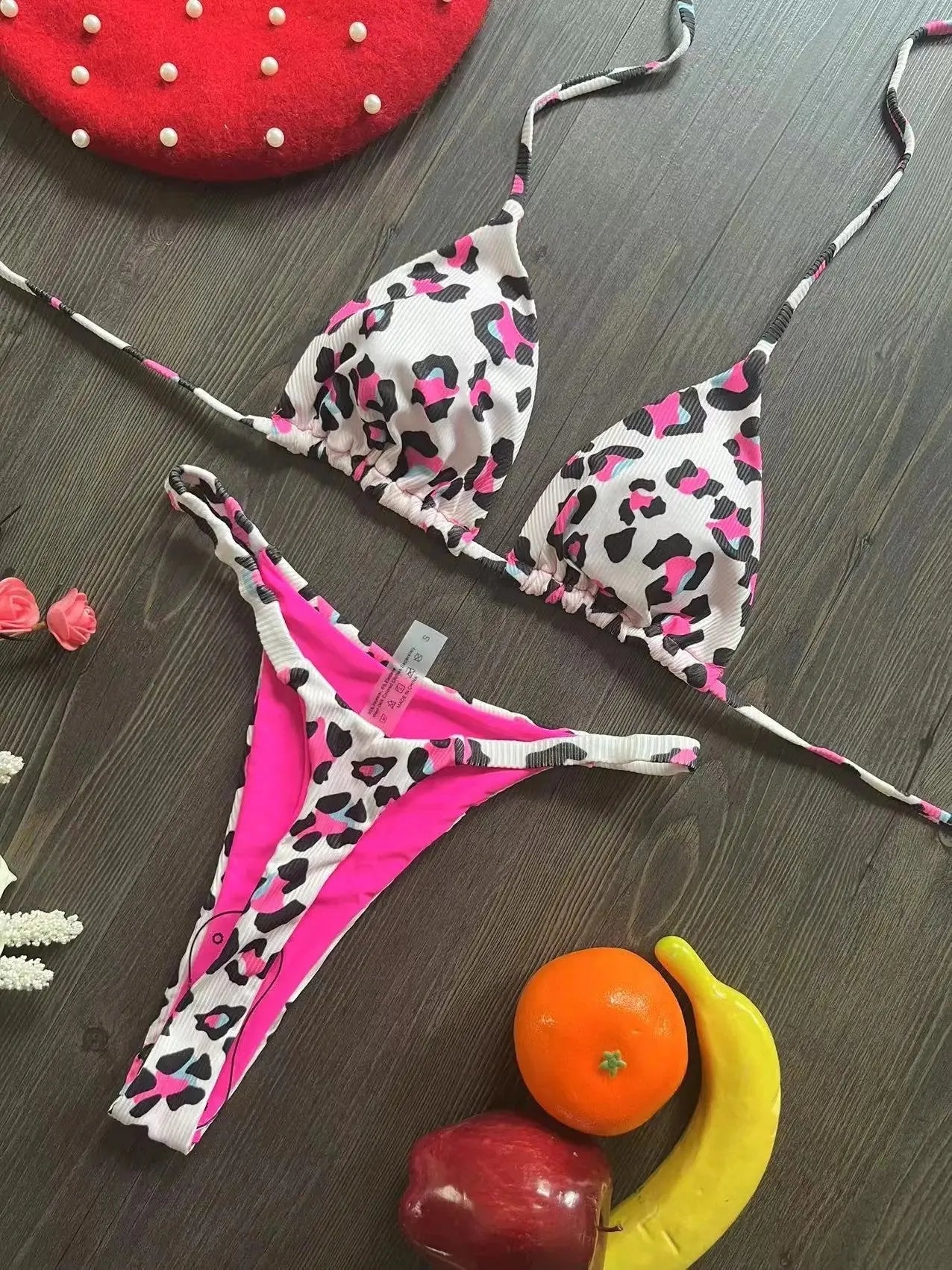 Women's printed bikini swimsuit with nylon fabric and cotton lining in available colours
