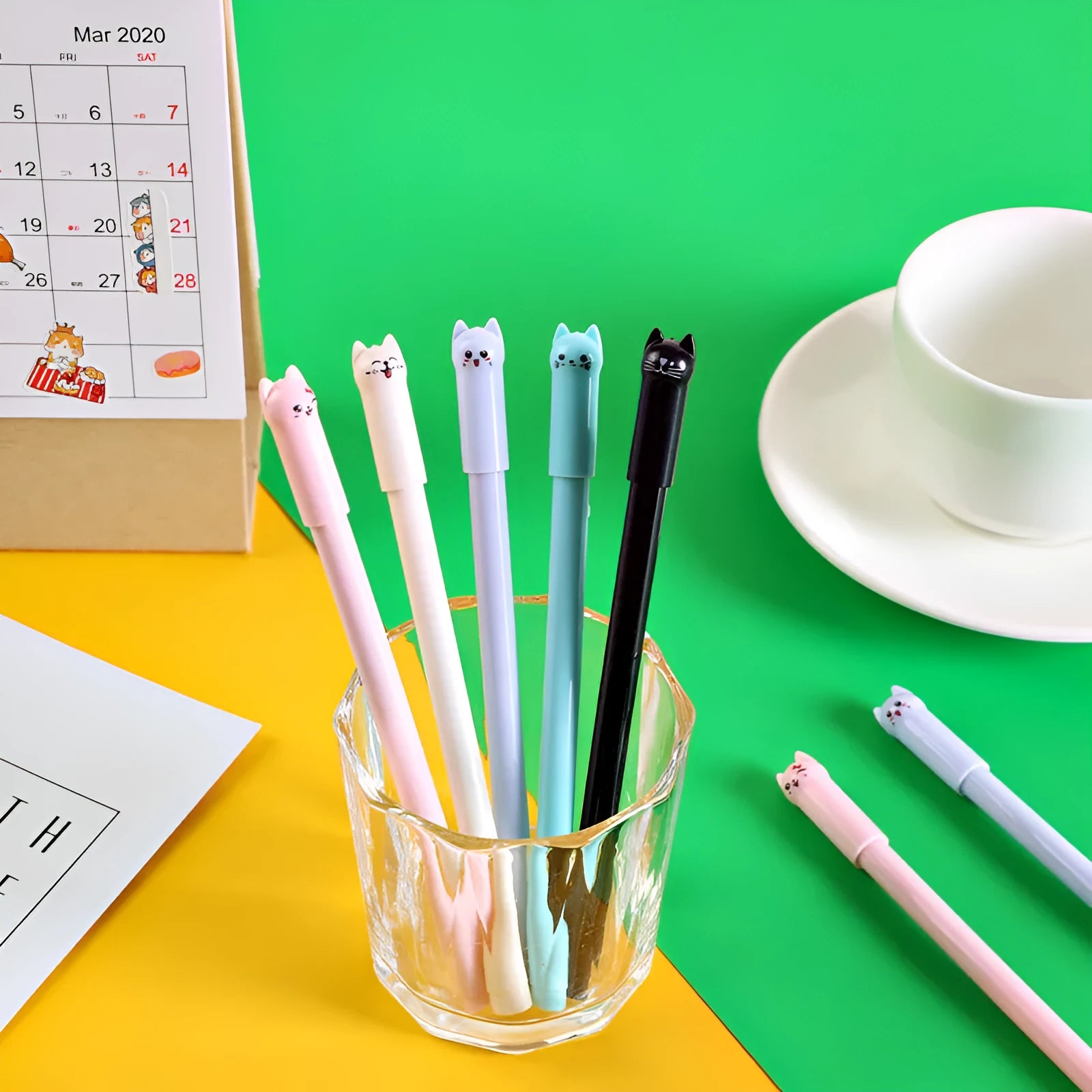 Pendulum cat gel pen with decorative charm and 0.5mm tip in assorted ink colours