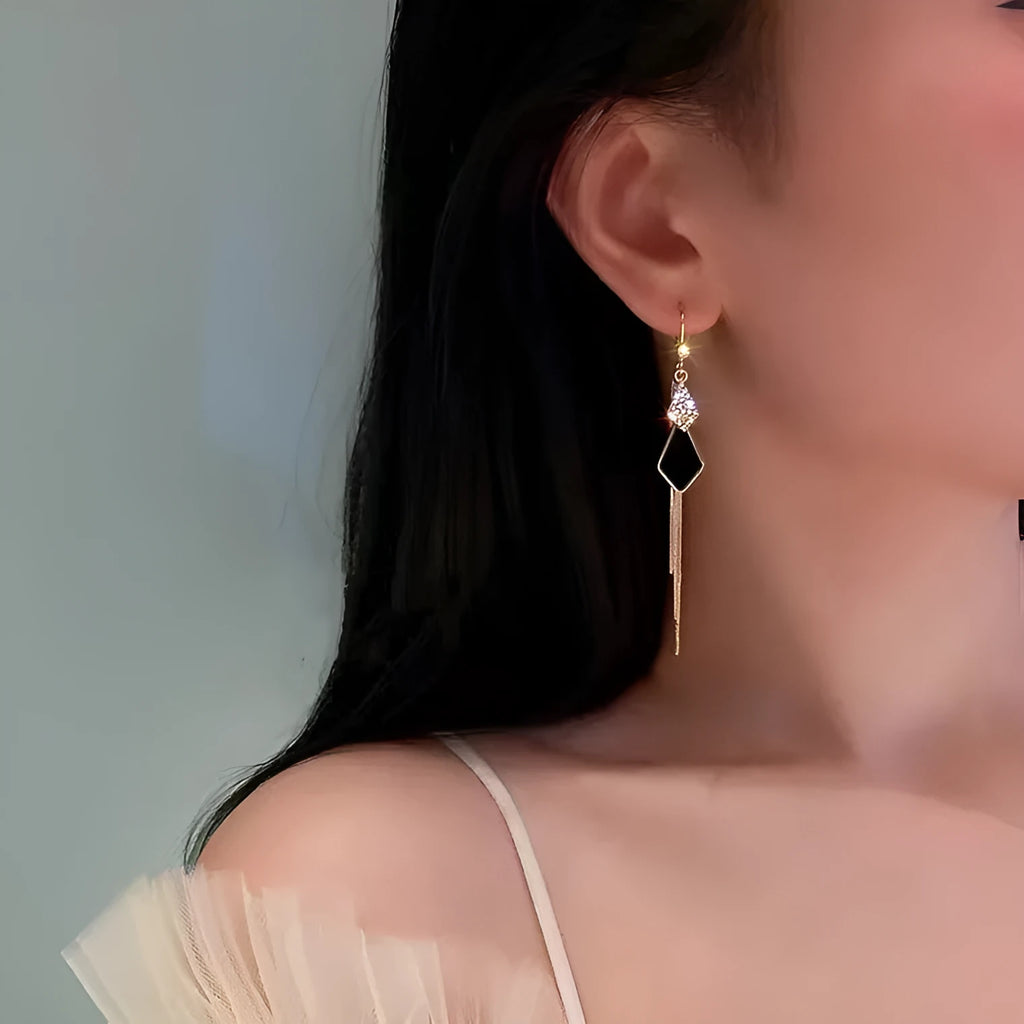 Alloy tassel strip earrings with gang diamond ice flower and eight awn star design in white and black