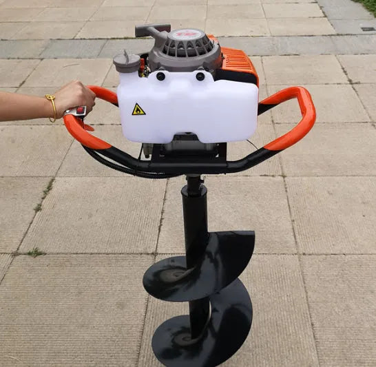 Portable gasoline-powered single-person hole digger for fruit tree fertilization and orchard digging
