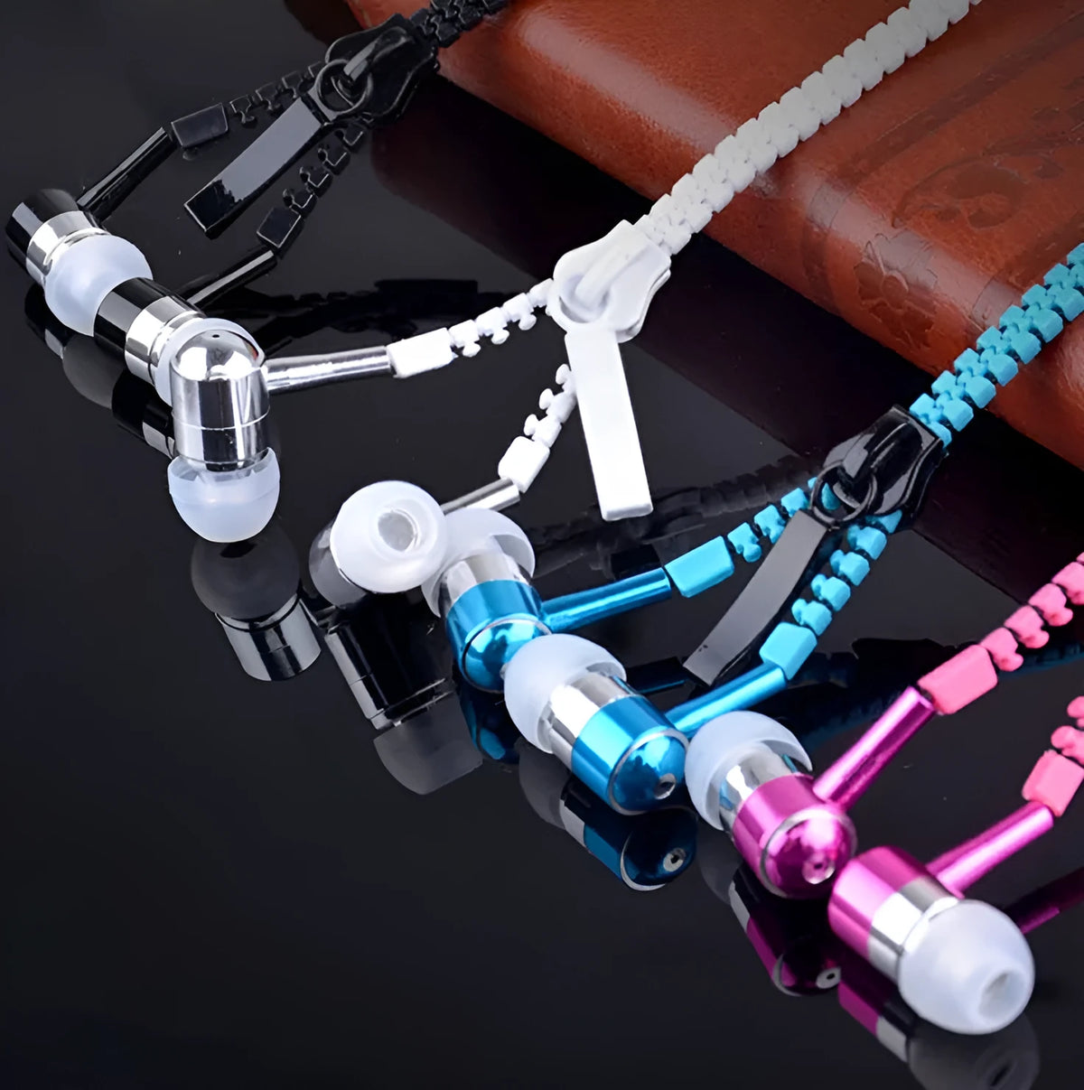 Wired in-ear earphones with 3.5mm audio jack and microphone in black colour